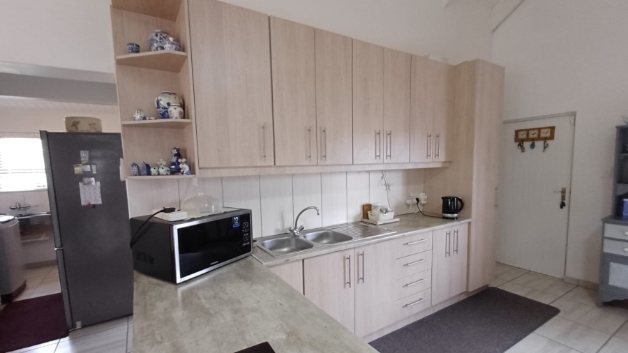3 Bedroom Property for Sale in Britannia Bay Western Cape